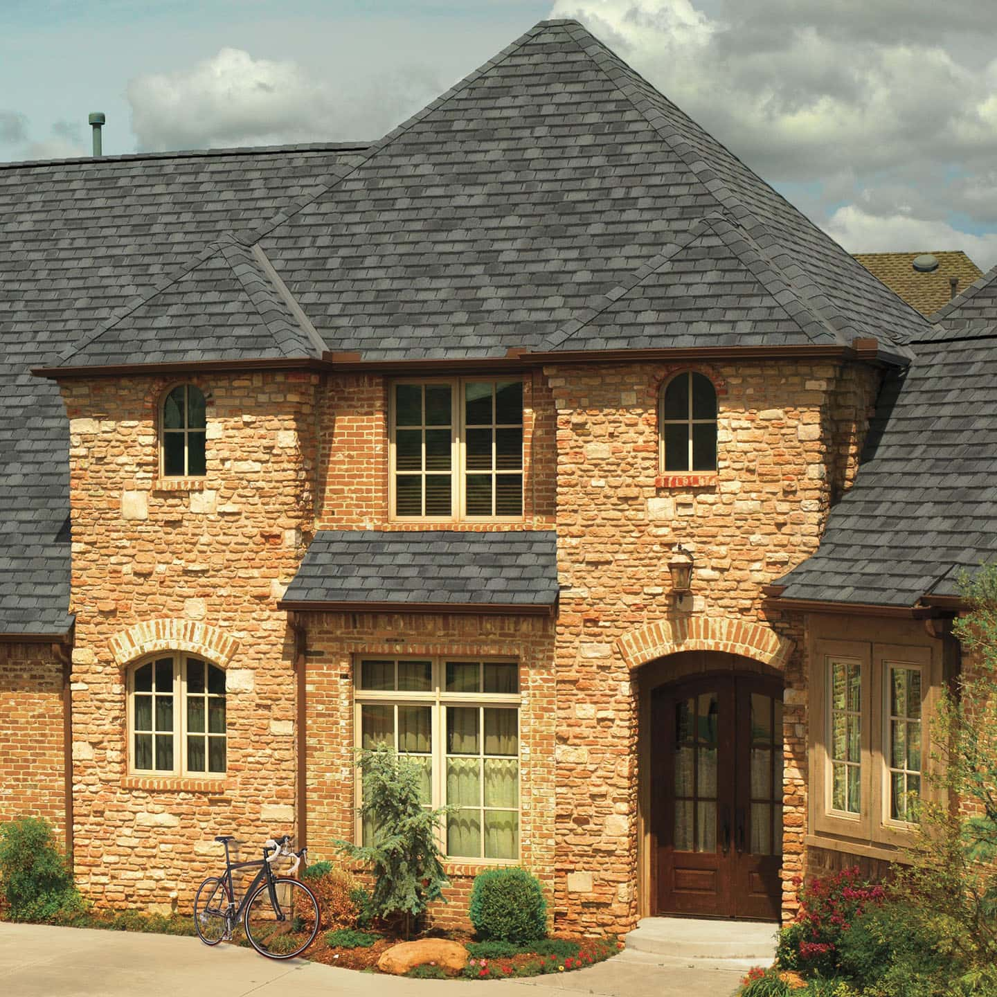 GAF Camelot® II Antique Slate House