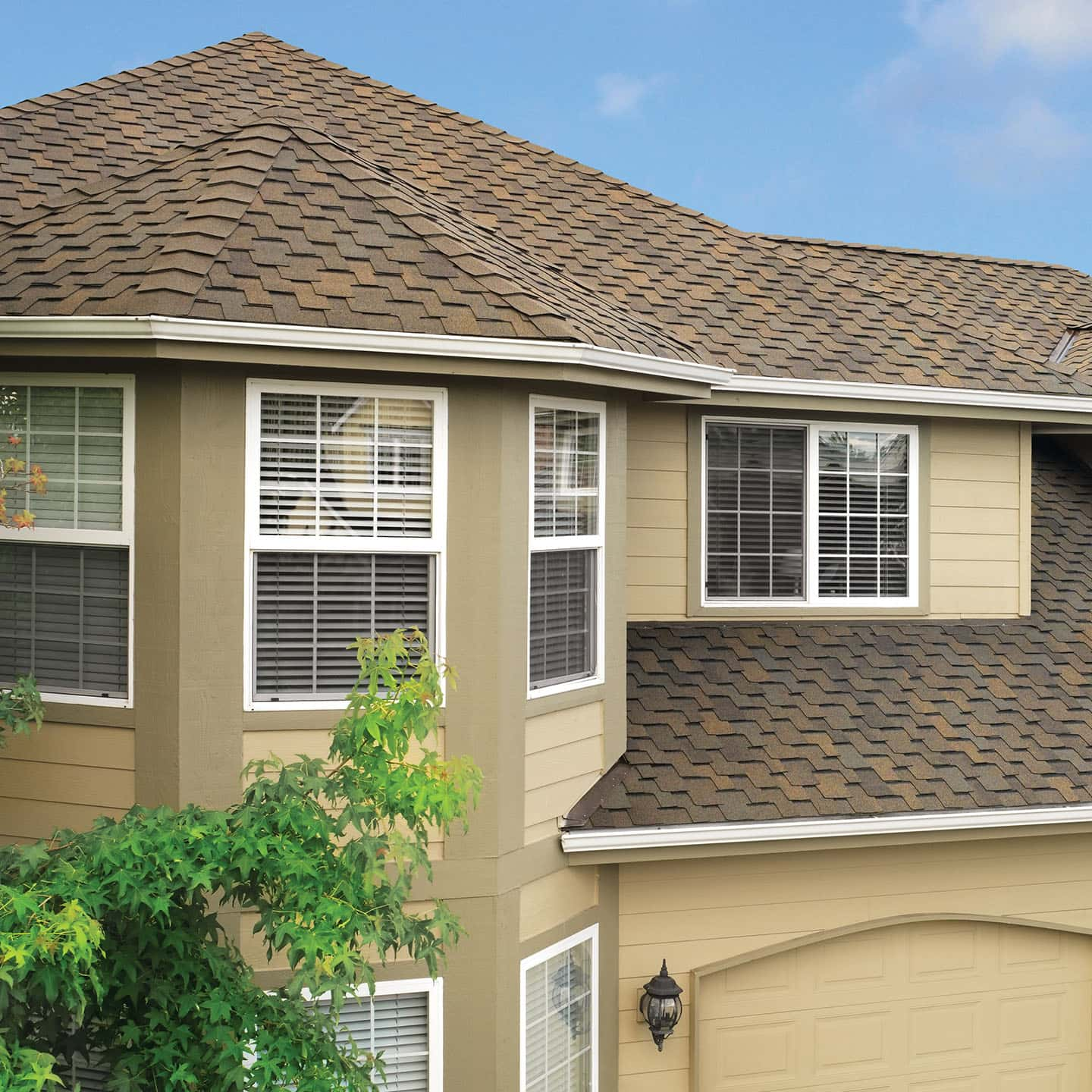 GAF Grand Sequoia® Autumn Brown House