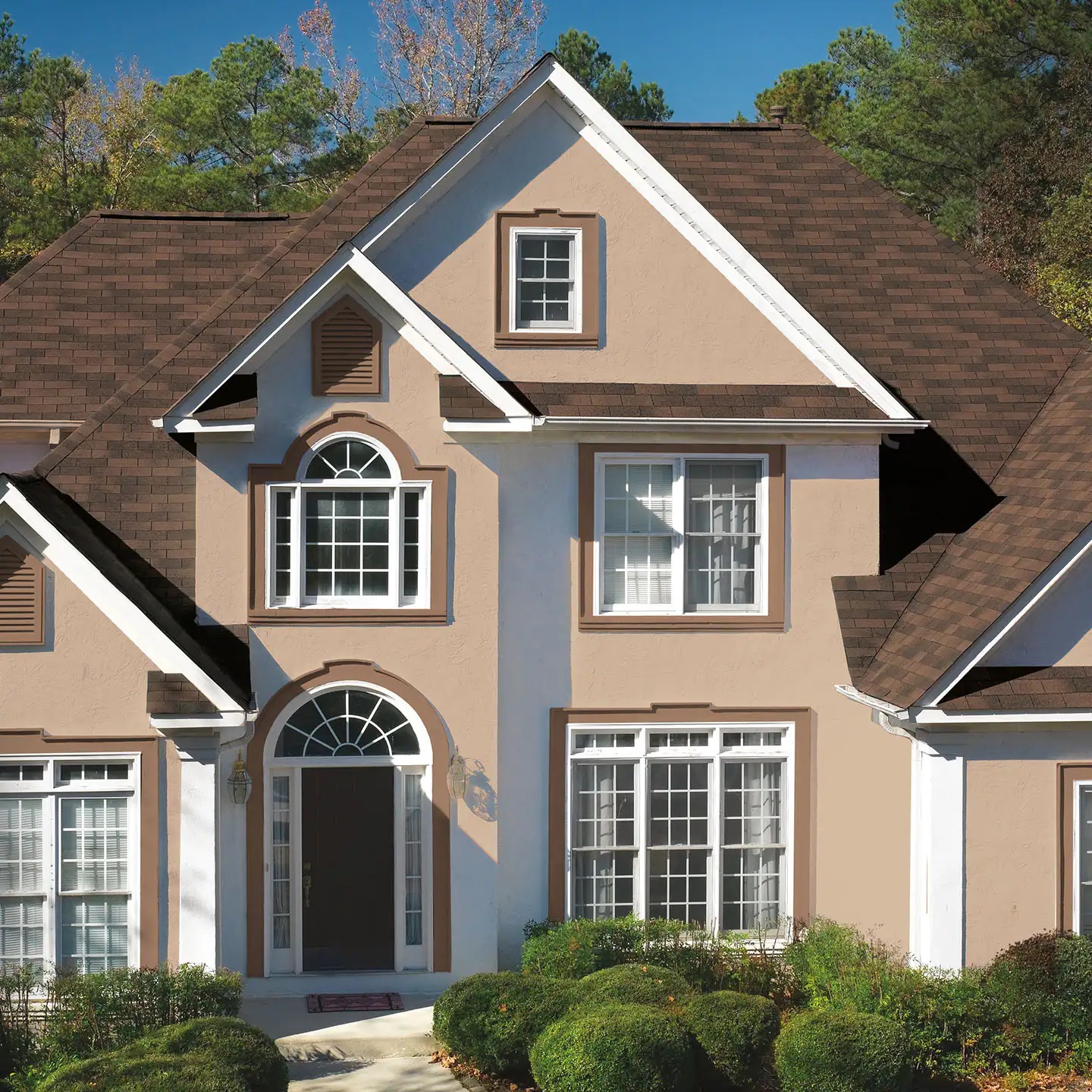 GAF Royal Sovereign® Autumn Brown House