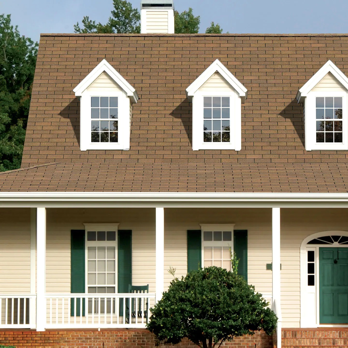 GAF Royal Sovereign® Golden Cedar House