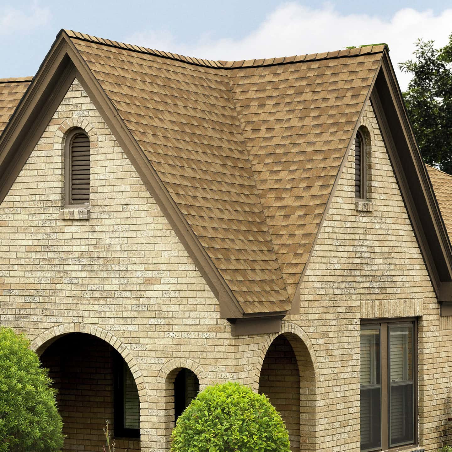 GAF Timberline® Armorshield II Shakewood House