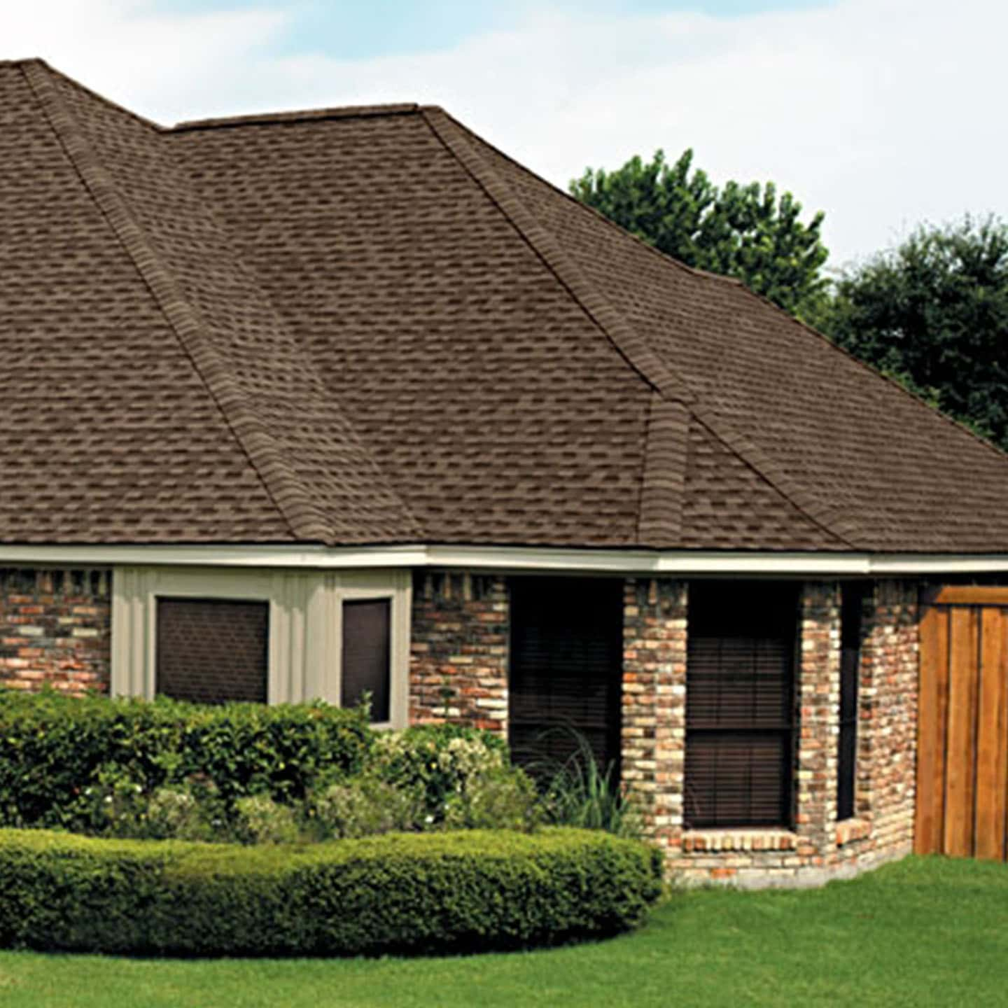 GAF Timberline HDZ® Barkwood House