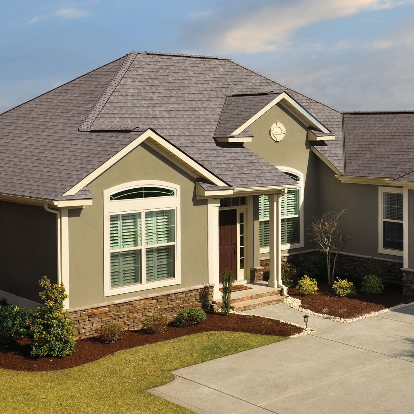 GAF Timberline UHD® Fox Hollow Gray House