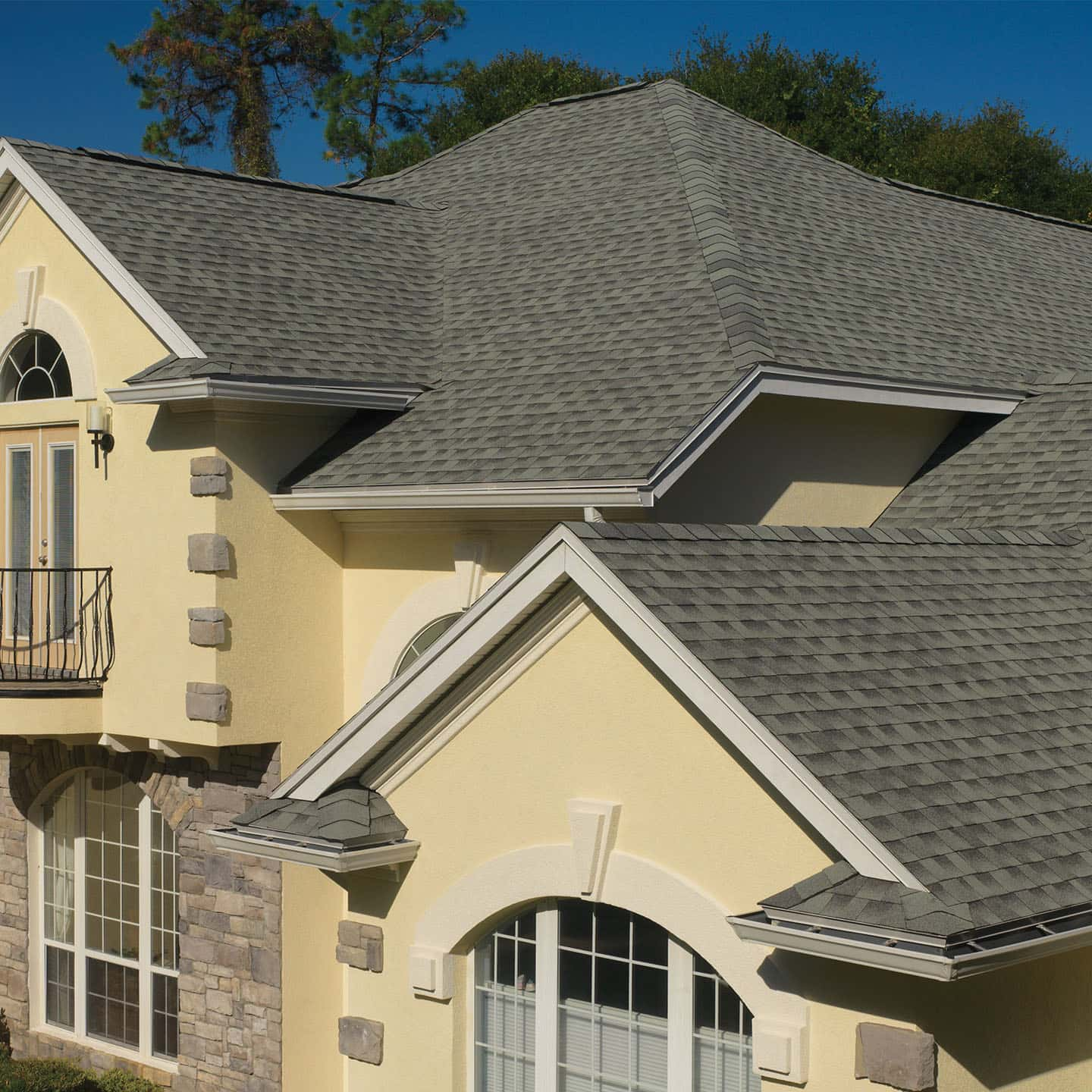 GAF Timberline UHD® Slate House