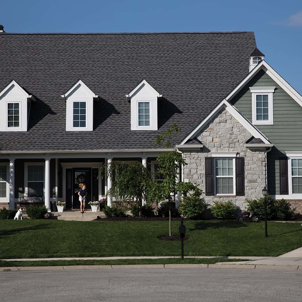 GAF Timberline UHD® With Dual Shadow Line Pewter Gray House