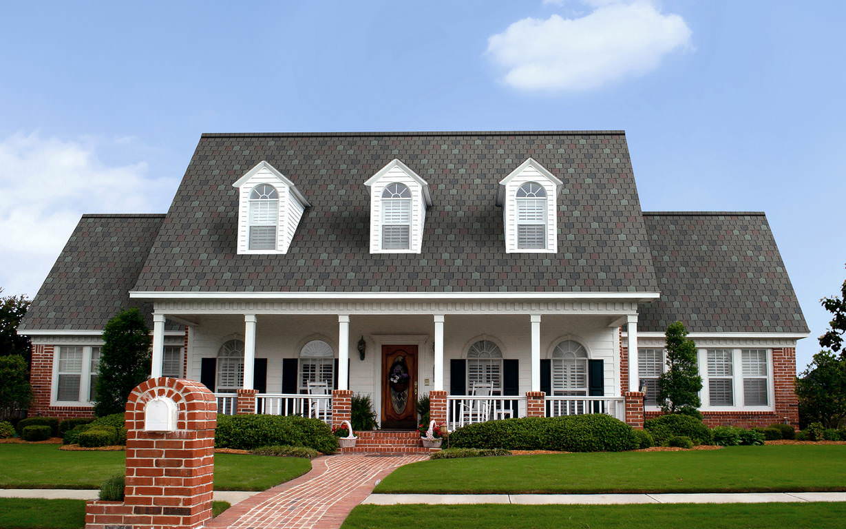 Owens Corning® Berkshire® Shingles Colonial House