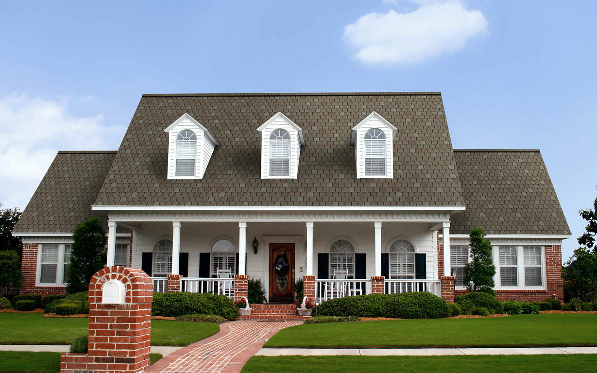 Owens Corning® Berkshire® Shingles Sherwood Beige House