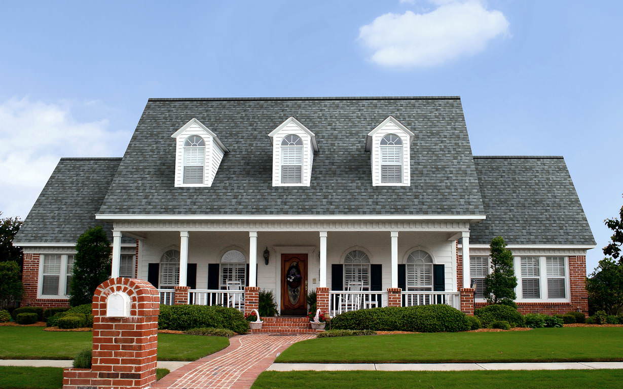 Owens Corning® TruDefinition® Duration® Shingles Quarry Gray House