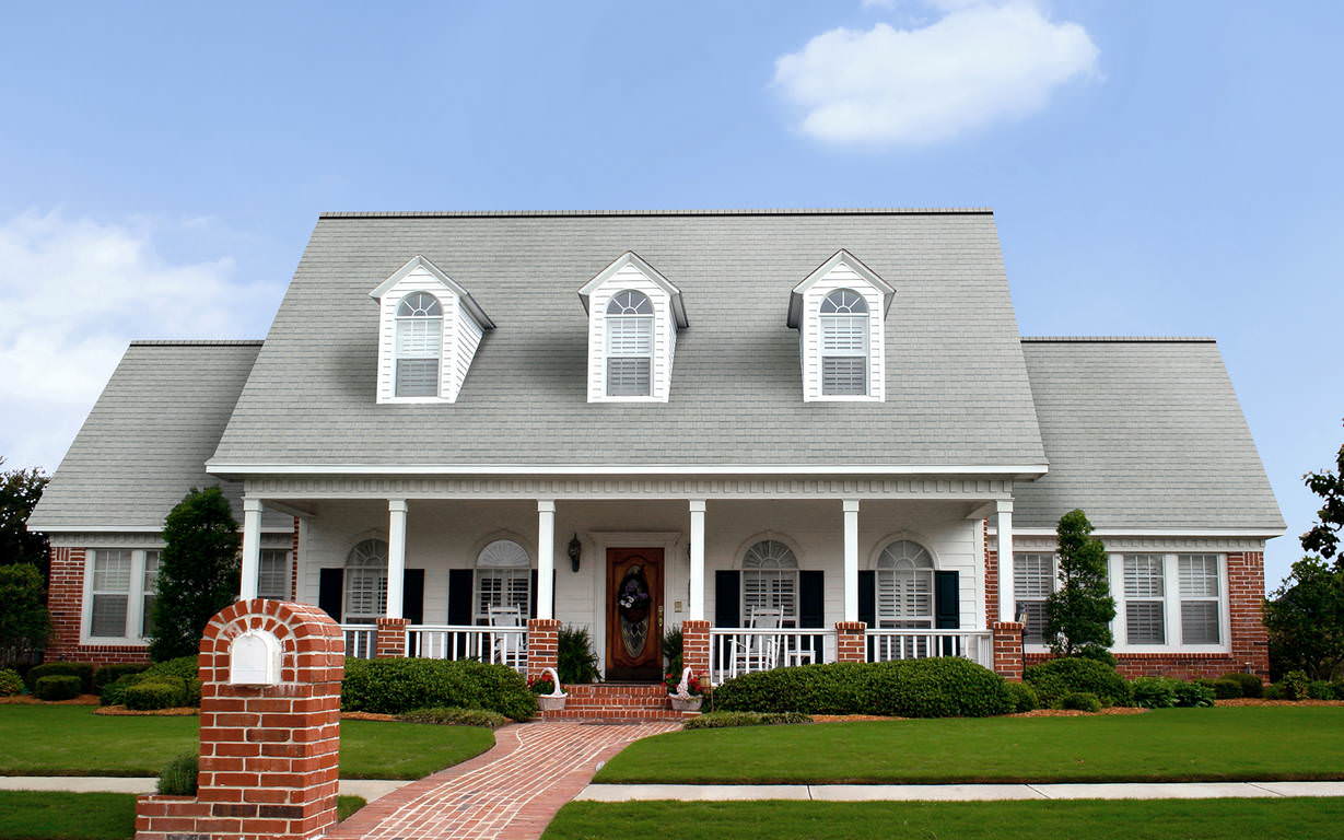 Owens Corning® TruDefinition® Duration® Shingles Shasta White House