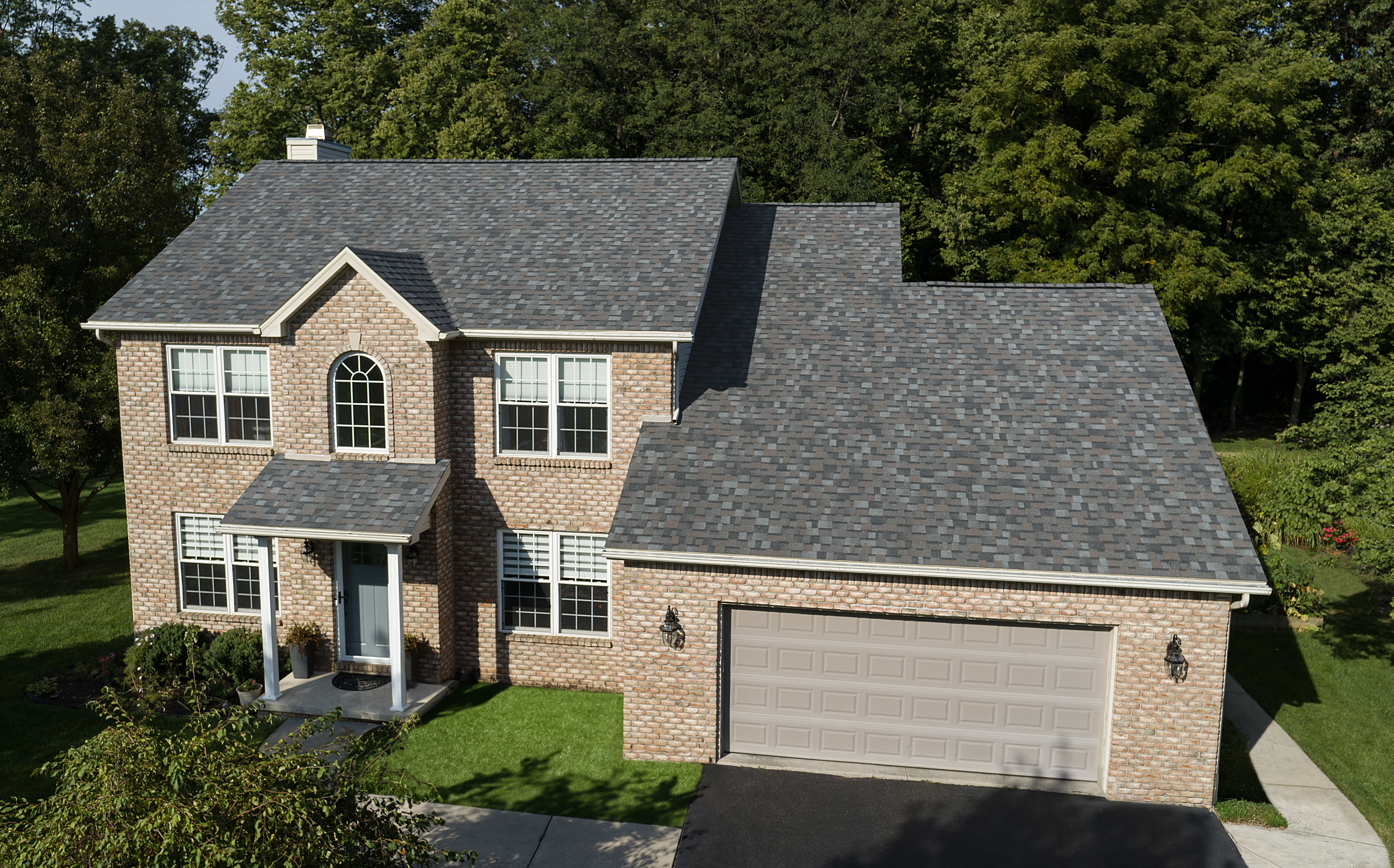 Owens Corning® TruDefinition® Duration® Shingles Williamsburg Gray House