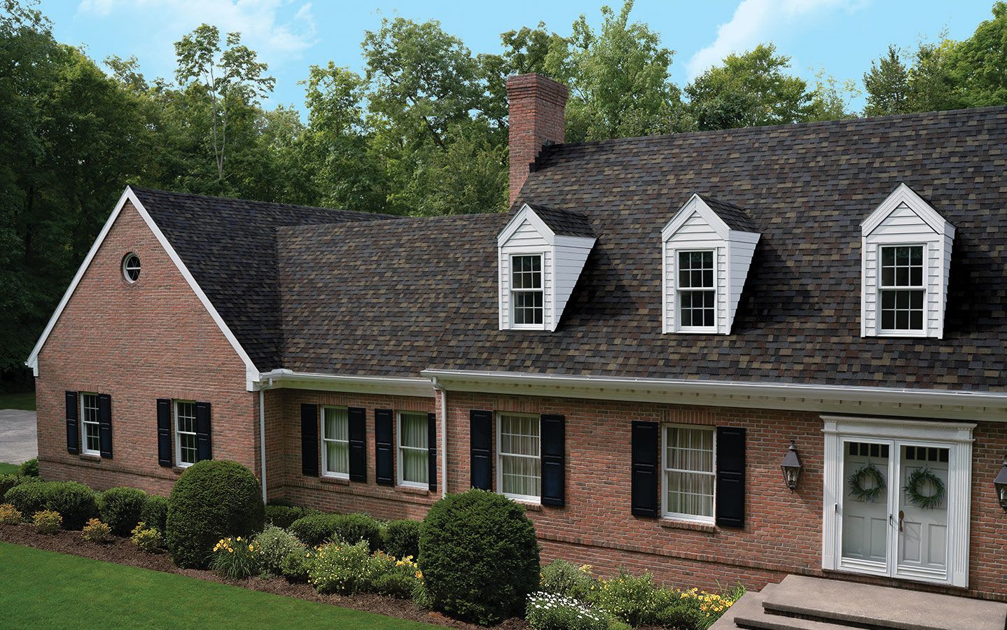 Owens Corning® TruDefinition® Duration® FLEX® Shingles Black Sable House