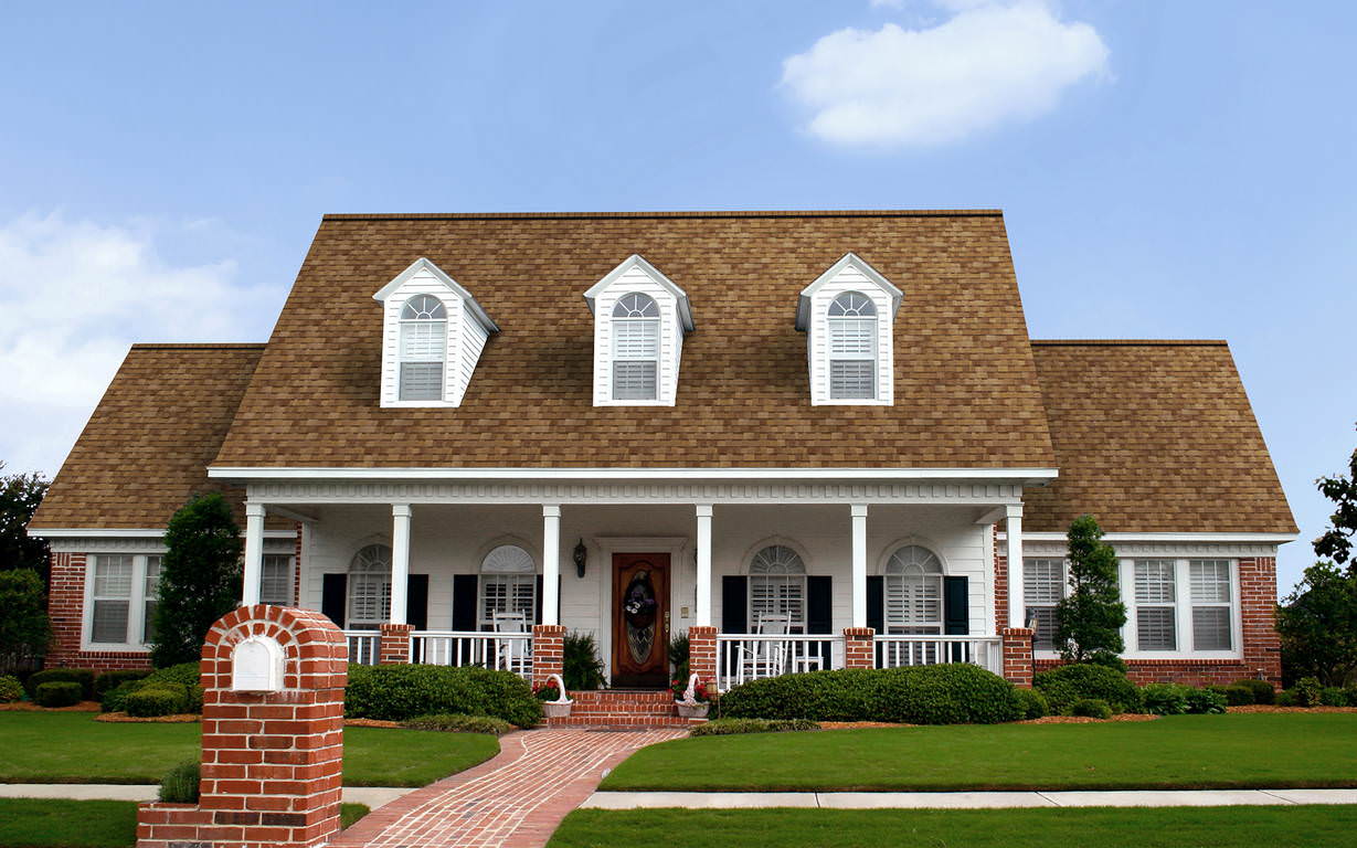 Owens Corning® TruDefinition® Duration® FLEX® Shingles Desert Tan House