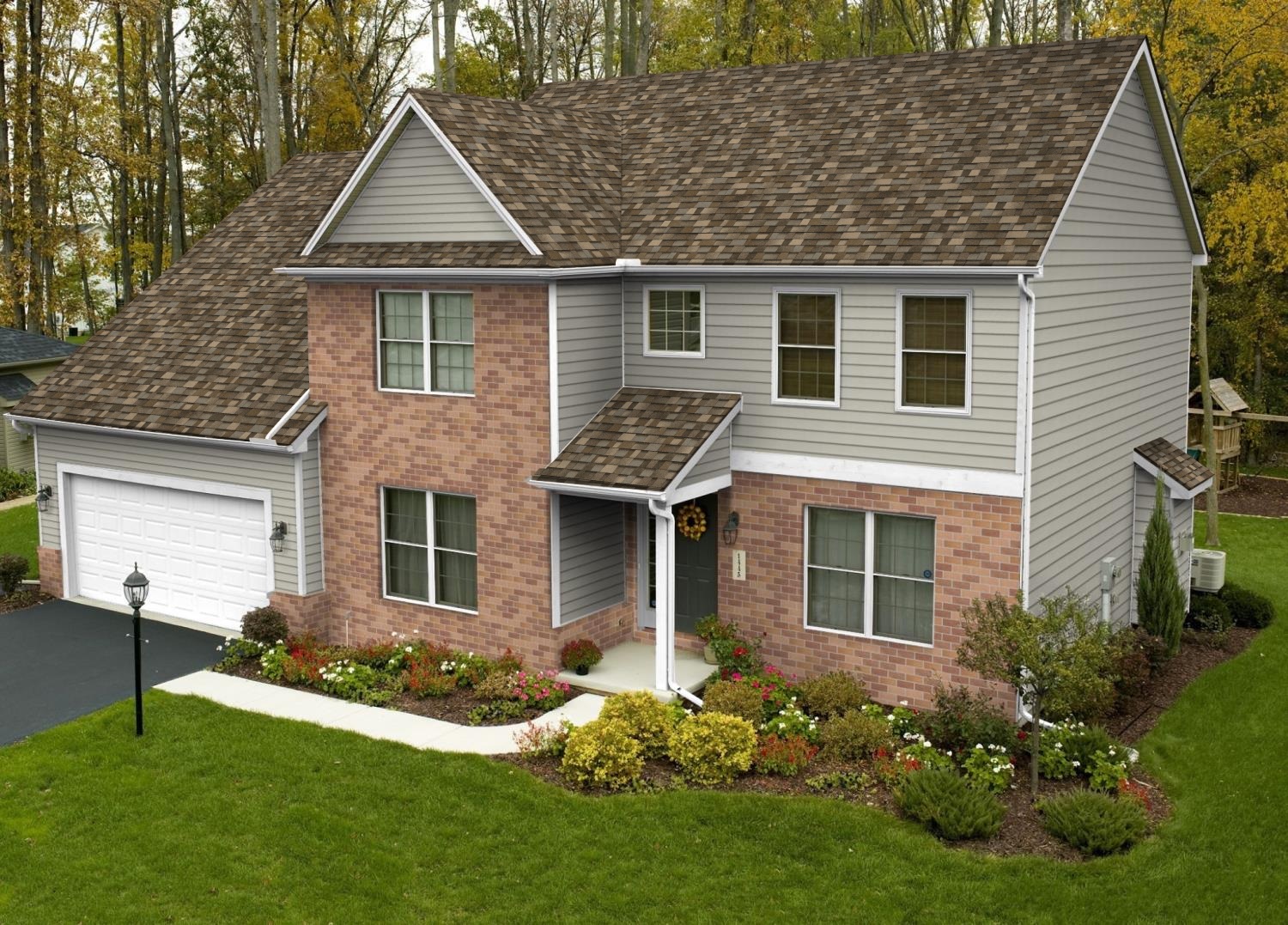 Owens Corning® TruDefinition® Duration® MAX® Shingles Sycamore House