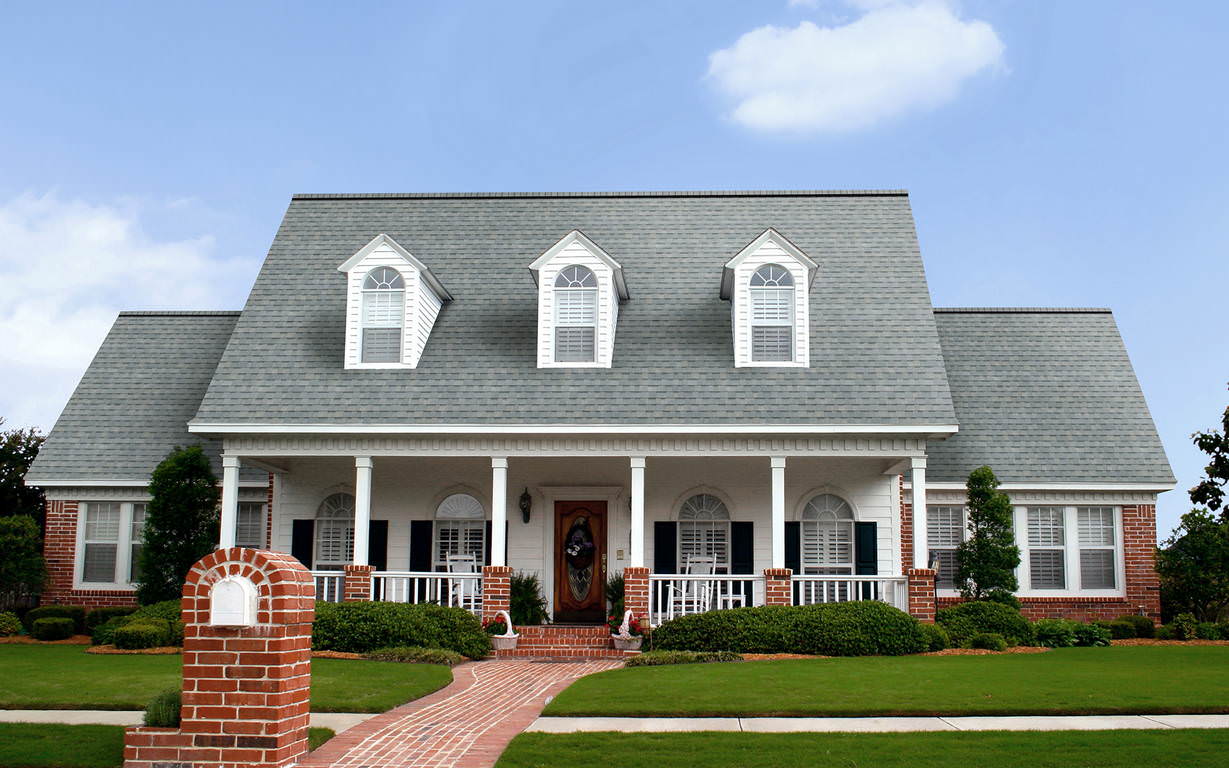 Owens Corning® TruDefinition® Duration® STORM® Shingles Antique Silver House