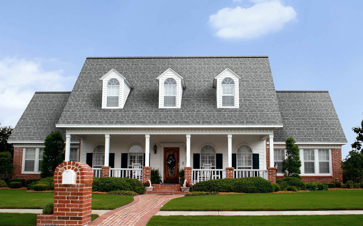 Owens Corning® Oakridge® Shingles Sierra Gray House