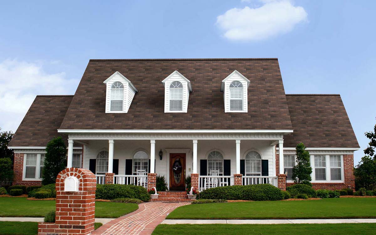 Owens Corning® Supreme® Shingles Brownwood House