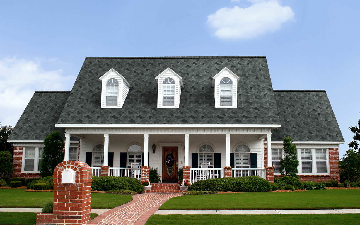 Owens Corning® Woodcrest® Shingles Granite House